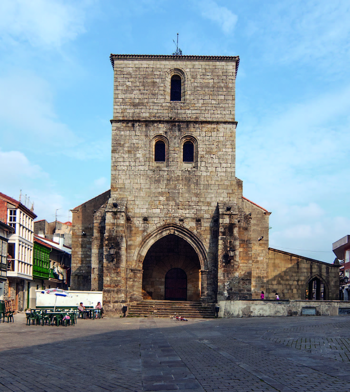 Torre campanario de Santa María Magdalena de Plentzia, h. 1526.